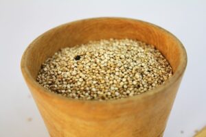 bowl of uncooked amaranth